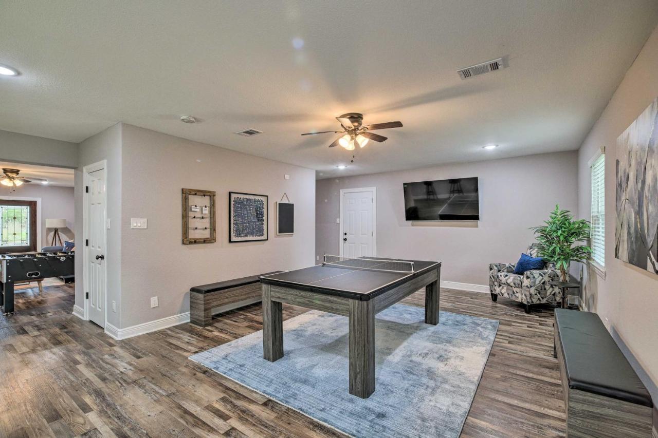 Spacious Houston Family Home With Game Room! Экстерьер фото