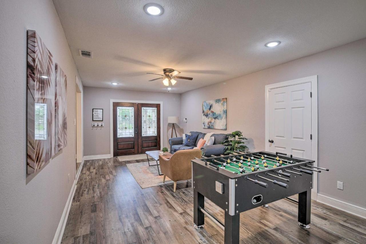 Spacious Houston Family Home With Game Room! Экстерьер фото